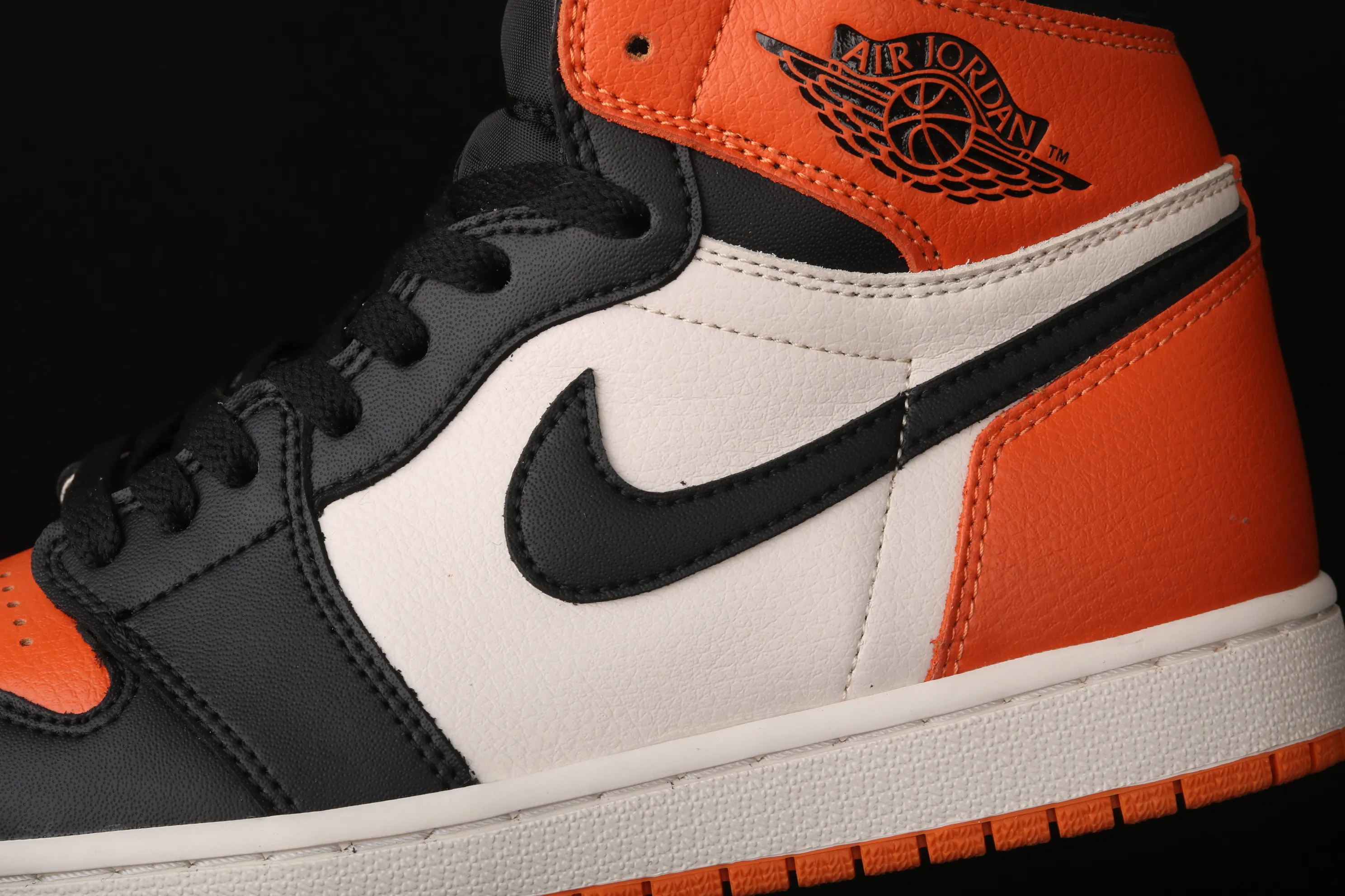 All categories Air Jordan Jordan series basketball shoes Air Jordan 1 High Air Jordan 1 Retro High OG AJ1 Joe 1 black orange white smashed backboard 555088-005